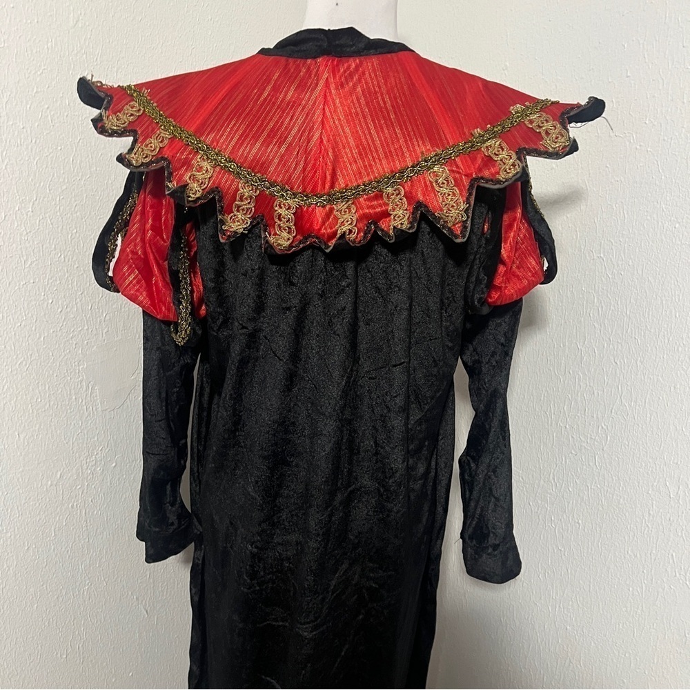 Full Cut Women’s Plus Size (16-20) Elegant Scarlet Vamptessa Halloween Costume - Picture 5 of 9